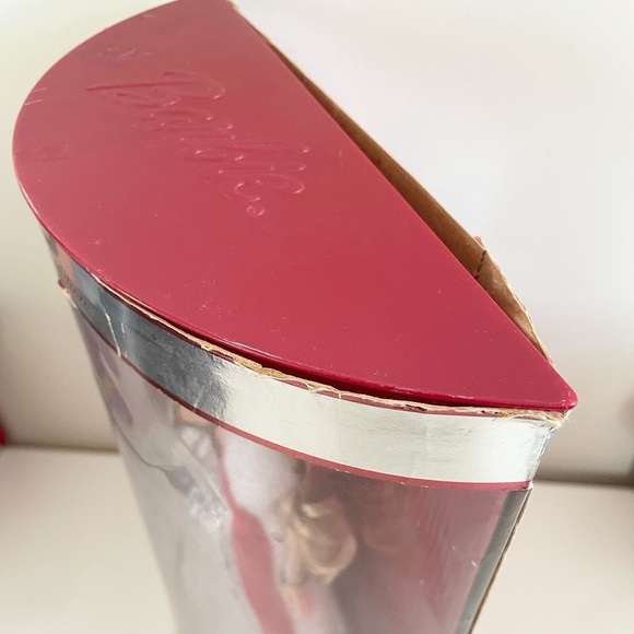 Mattel Holiday Celebration Barbie 2001 Special Edition Collectible Barbie - Picture 15 of 16